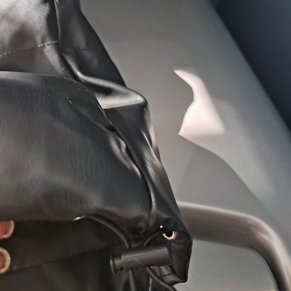 Vest - Picture 8 of 10